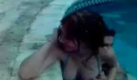 En mujeres culonas y tetonas desnudas el baño con espuma