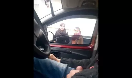 Una mujer de mediana edad con cuatro notas mujeres nalgonas xxx