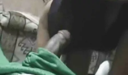 Tomar un baño de culonas mamando burbujas